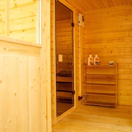 Wellness Mitten In Der Wasserfallstadt Triberg Triberg im Schwarzwald Exterior photo